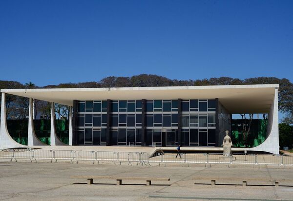 Dias Toffoli arquiva investigações contra Bolsonaro