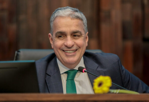 Lei de André Ceciliano é aprovada e laudo médico pericial de doenças irreversíveis passa a ter validade por tempo indeterminado