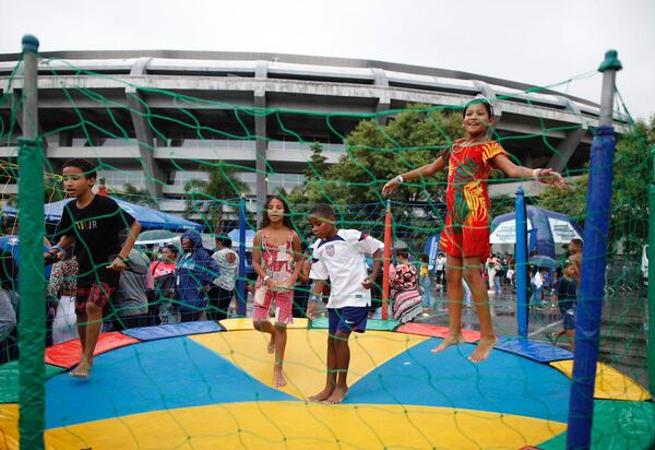 Páscoa com esporte e lazer leva centenas de famílias ao Estádio Célio de Barros