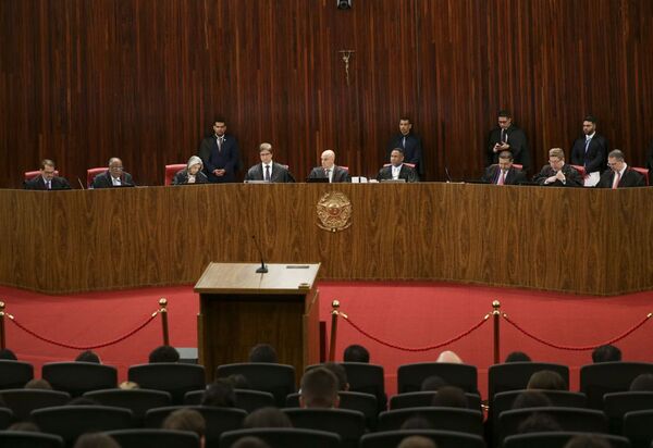 TSE começa sessão que pode levar à inelegibilidade de Bolsonaro
