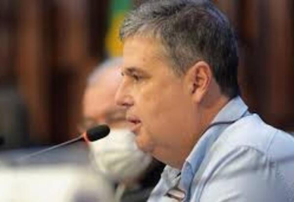 Absorventes terão isenção fiscal no estado do Rio, garante o presidente da Comissão de Orçamento, deputado André Corrêa (PP)