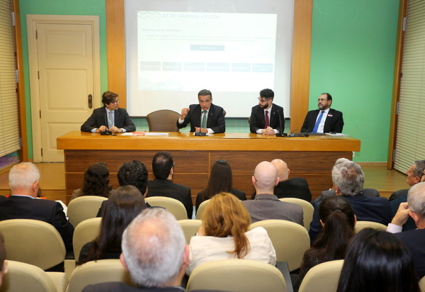 Rio de Janeiro terá projeto-piloto para testar a viabilidade de usinas eólicas offshore, afirma Felipe Peixoto