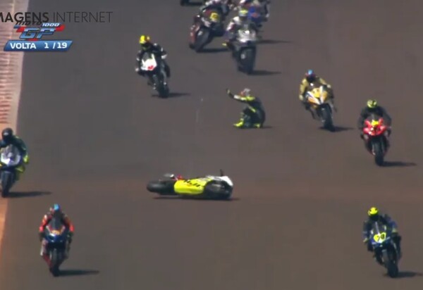 Dois pilotos morrem após grave acidente na prova do Moto 1000 GP em Cascavel
