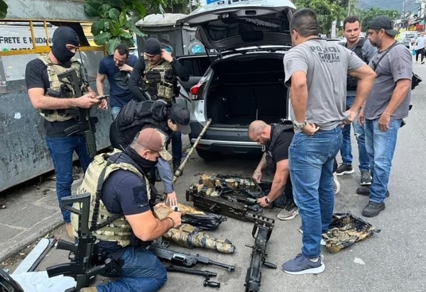 Polícia recupera no Rio 8 das 21 metralhadoras furtadas do ExércitoAs armas, 4 