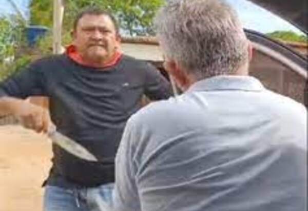 Vereador que espancou jornalista 