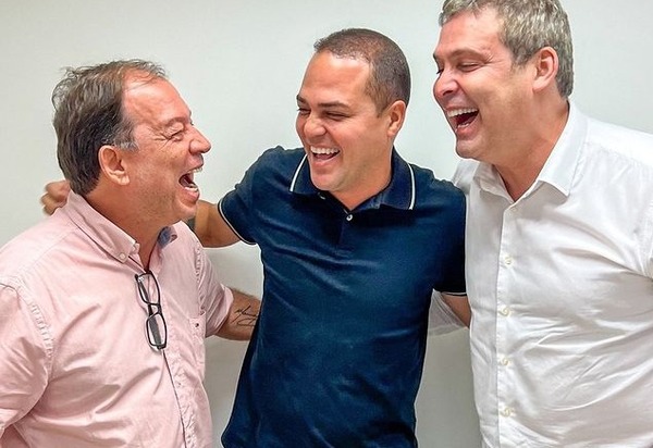 Tuninho, Ravis e Lindbergh: a foto que tirou o sono da política iguaçuana