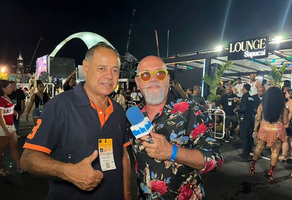 O empresário Leonardo Da Vinci, revela planos empreendedores em entrevista exclusiva durante desfile das campeãs do Carnaval