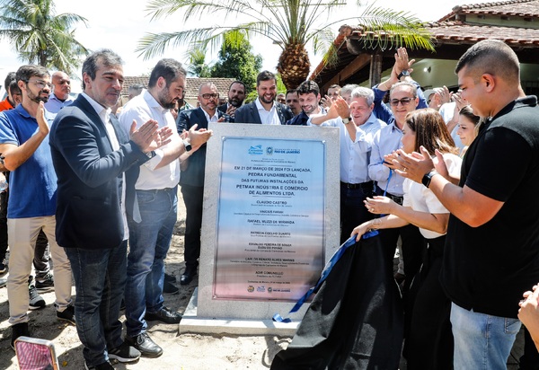 Castro participa do lançamento da Pedra Fundamental da fábrica da PetMax