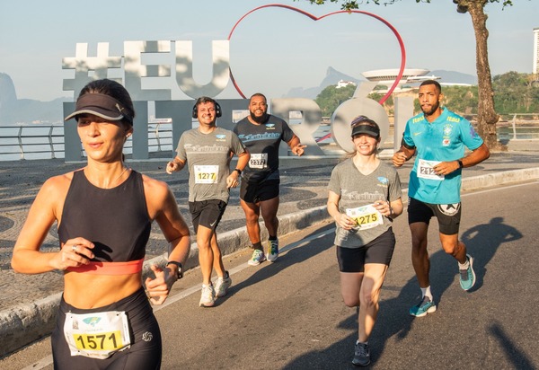 6ª Meia Maratona de Niterói junta 2.500 atletas para primeiro dia da competição, no sábado (04)