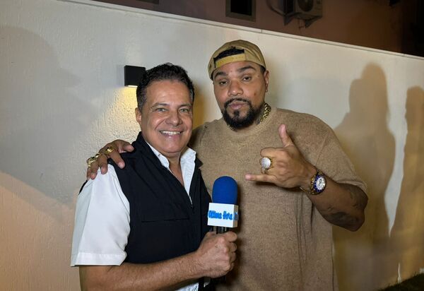 Naldo Benny marca presença no evento de Romário na 16ª Arraial do Baixola