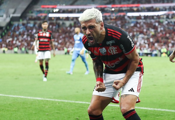 Flamengo cede empate ao Palmeiras no fim e desperdiça chance de assumir a liderança do Brasileiro