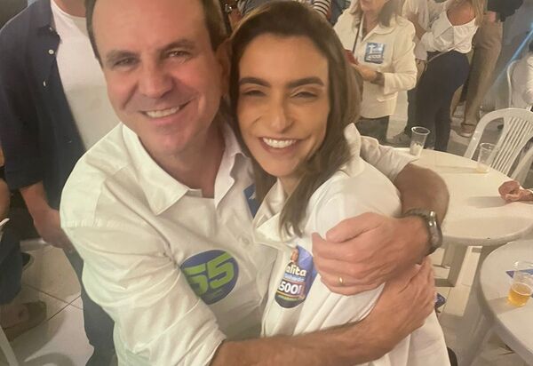 O prefeito Eduardo Paes e seus três principais escudeiros no lançamento da candidatura de Talita Galhardo