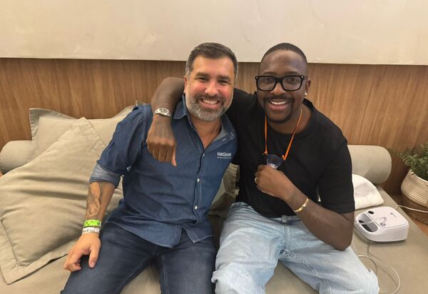 Igor Lage reencontra Mumuzinho em evento realizado por sua empresa 