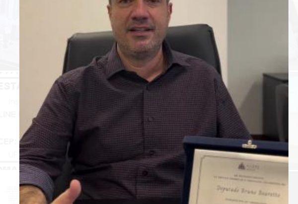 Bruno Boaretto agradece homenagem na Alerj