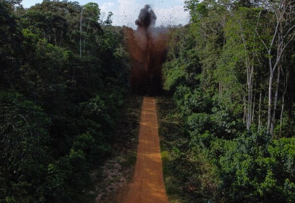 Pista de pouso usada por garimpo ilegal na Terra Yanomami é destruída