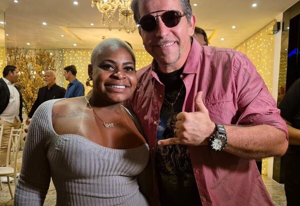 Jojo Todynho participou de Almoço com as Trancistas da GoldShow Cosméticos reúne profissionais de destaque em Bangu no Rio de Janeiro. 