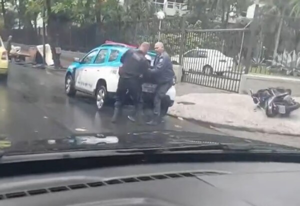PM apura conduta de agentes durante prisão de motoboy na Zona Sul do Rio