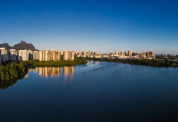 Prefeitura do Rio lança edital ambicioso de barcas na Barra sem combinar com a Iguá e especialistas questionam viabilidade sem despoluição