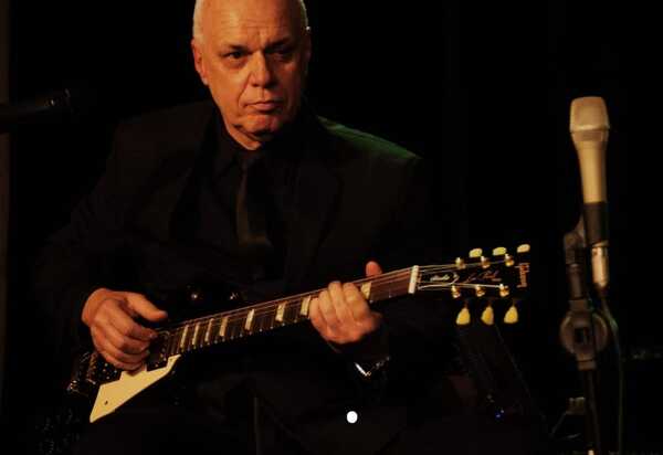 Roger Henri convida o pianista João Carlos Coutinho para o show “BEATLES em BLUES E JAZZ” e “TRILHAS DO CINEMA” no projeto Soul Jazz Nights no MUSICORUM  