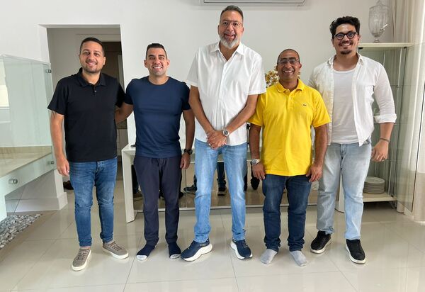 Com estratégias inovadoras, a equipe liderada por Luciano e Victor garantiu resultados expressivos nas eleições.