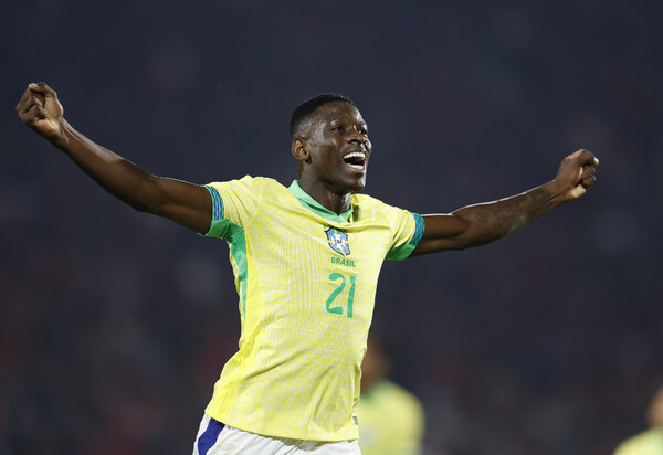 Líder do campeonato brasileiro, representado por Igor Jesus e Luiz Henrique, foi o responsável pelos três pontos de virada da seleção