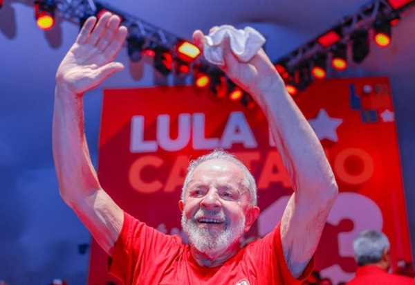 Lula diz que 'ninguém foi mais de esquerda do que Jesus Cristo'