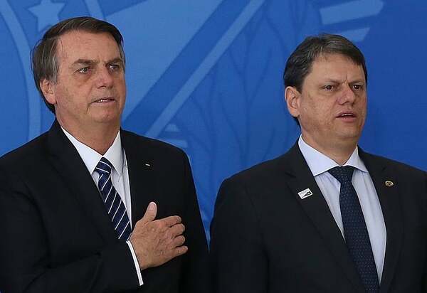 Tarcísio e Bolsonaro são iguais na arte de fabricar notícias mentirosos