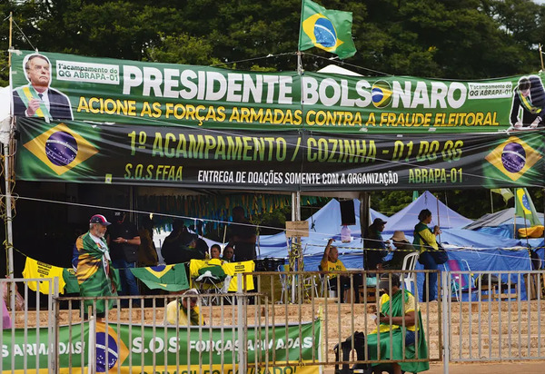 Bolsonaro tinha plano de fuga com uso de armas e técnicas militares