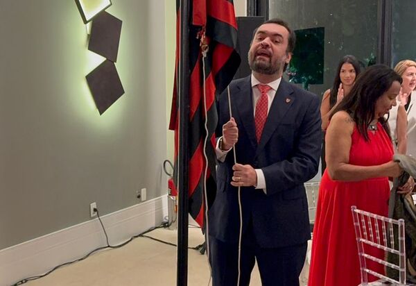 Flamengo celebra noite de honrarias no salão nobre com personalidades de destaque