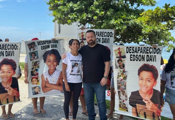 Manifestação cobra respostas para o desaparecimento do menino Edson Davi