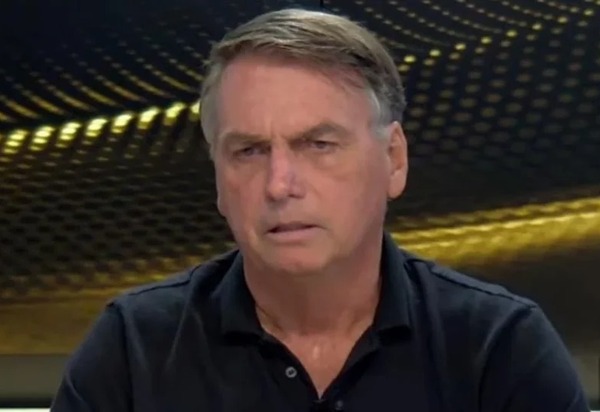 Bolsonaro descarta filhos na Presidência e repete que avaliou estado de sítio