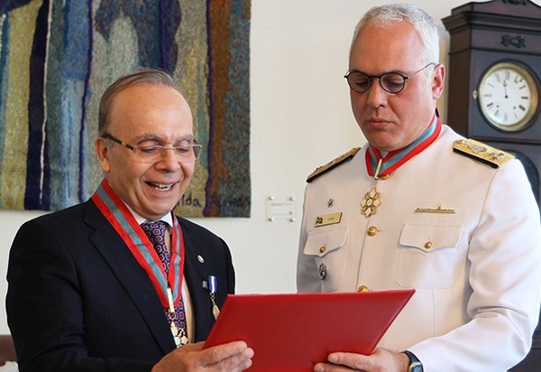 Presidente do TJRJ recebe a mais alta condecoração da Marinha do Brasil