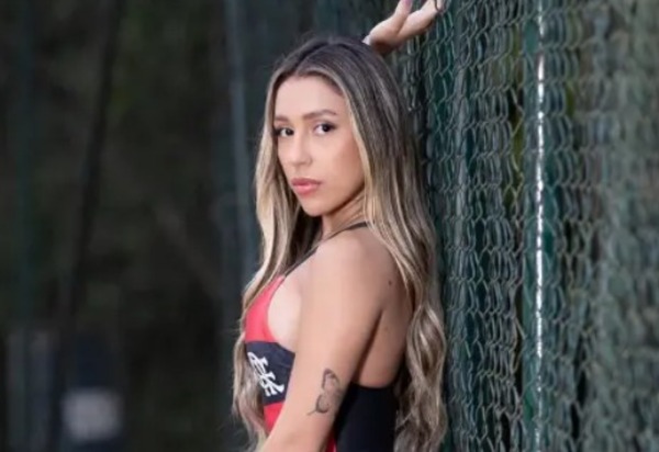 Torcida do Flamengo elege irmã de jogador como nova musa do clube nas redes sociais