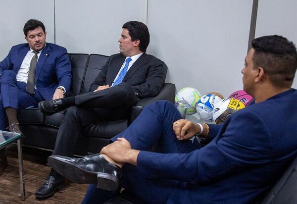 Acácio Favacho viabiliza investimento de R$ 7 milhões para revitalização do estádio Queirogão