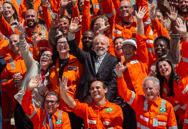 Lula Anuncia Contratos para Construção de Quatro Navios no Rio Grande do Sul