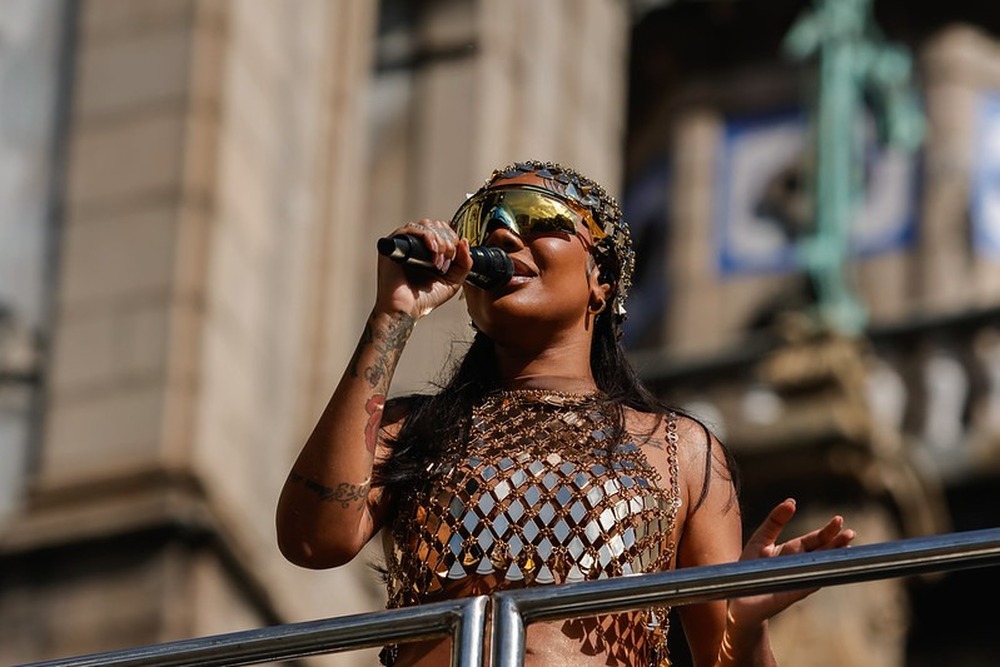 Fervo da Lud atrai 750 mil foliões para a Rua Primeiro de Março, no Centro, nesta terça-feira de Carnaval, 4/3