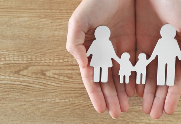 'Parentalidade Fake?' Deputado apresenta projeto e quer acabar com pensão socioafetiva