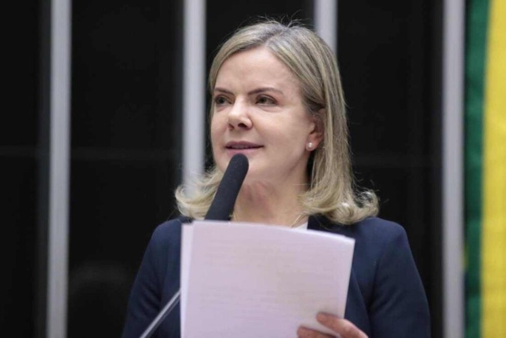 Congresso aprova Orçamento de 2025 e fortalece articulação de Gleisi Hoffmann