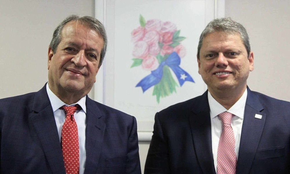 Bolsonaro atrai Tarcísio e abre brecha para Lula conquistar Republicanos