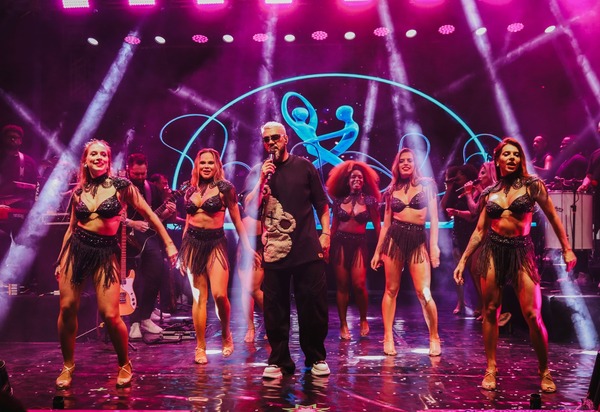Belo faz show histórico no Complexo da Maré pelo Conexões Urbanas