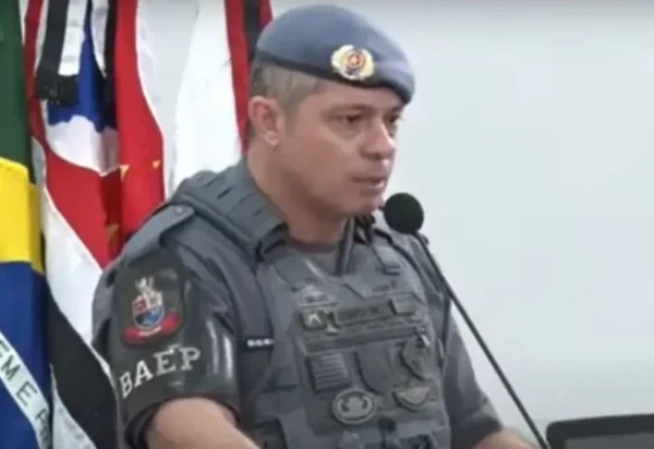 Comandante da PM ameaça repórter por repercussão de vídeo com ‘cruz em chamas’