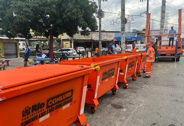 Subprefeitura dos Grandes Complexos e Comlurb iniciam instalação de contêineres de grande capacidade no Jacarezinho