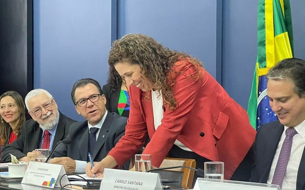 Reajustes dos trabalhadores do serviço público federal injetarão R$ 16 bilhões na economia em 2025