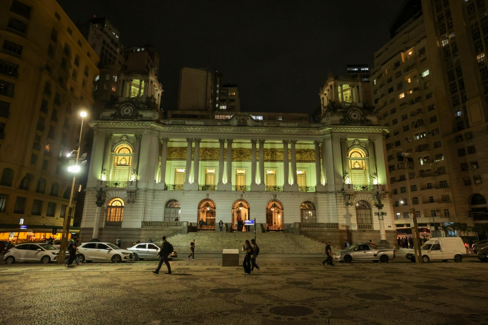 Câmara do Rio ilumina Palácio Pedro Ernesto em apoio ao Maio Amarelo