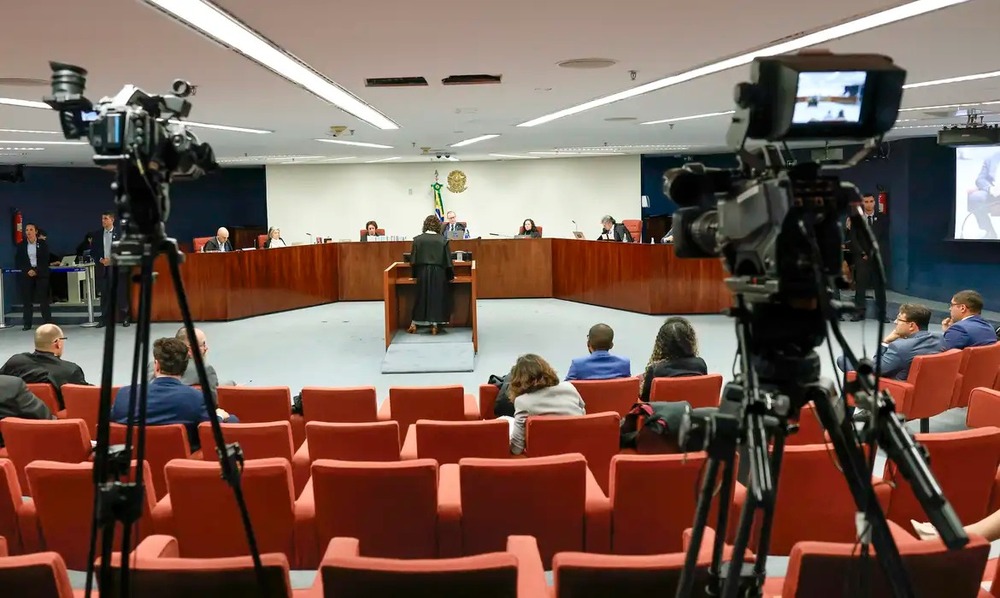 Por unanimidade, STF torna mais sete réus por trama golpista