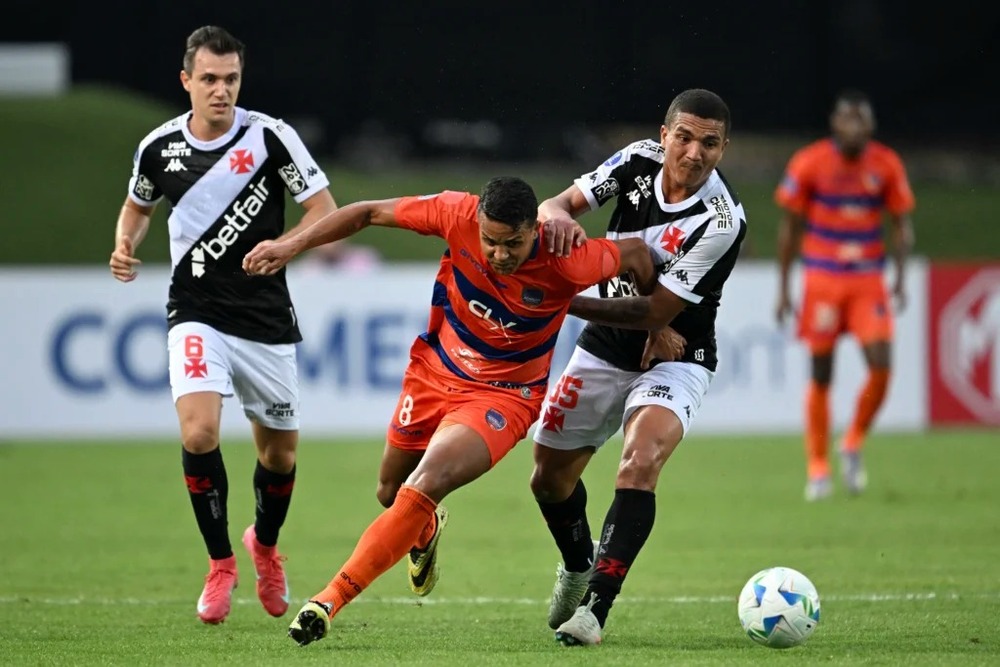 Vasco é goleado pelo Puerto Cabello e se complica na Copa Sul-Americana