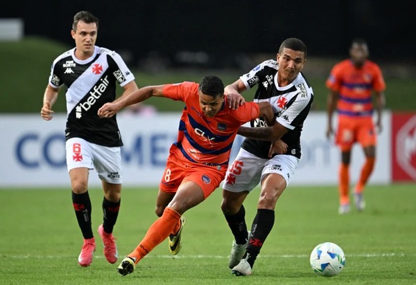 Vasco é goleado pelo Puerto Cabello e se complica na Copa Sul-Americana