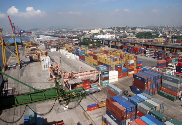 Balança comercial fluminense acumula superávit de US$ 3,6 bilhões nos primeiros quatro meses de 2025