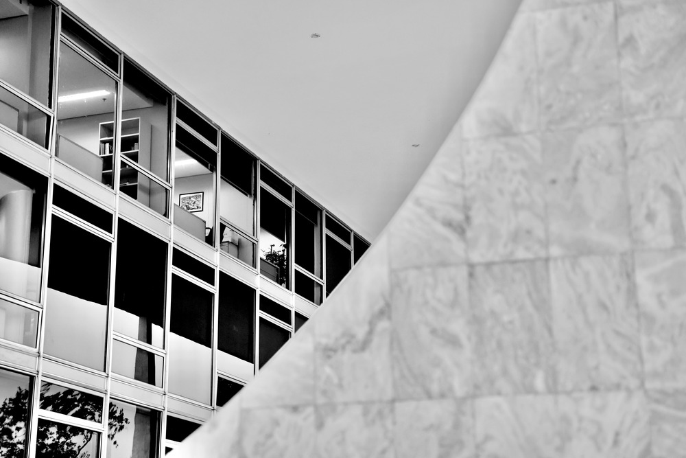 Plenário suspende julgamento sobre exigência de inscrição na OAB para advocacia pública