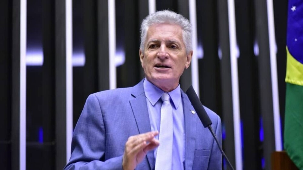 Centrão está namorando o Golpe, ameaça o STF e atenta contra a democracia, diz Deputado Correia